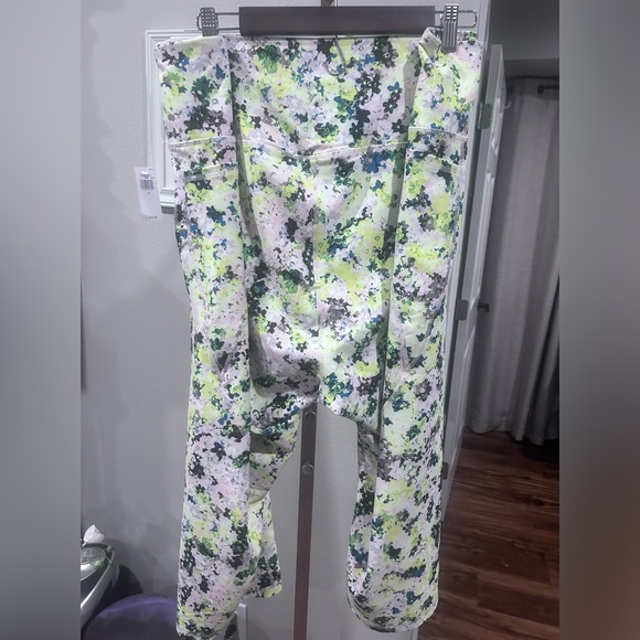 NWT Old Navy Powersoft 2 Piece Set Leggings and Athletic Racer Back Sports Tank - Picture 5 of 10